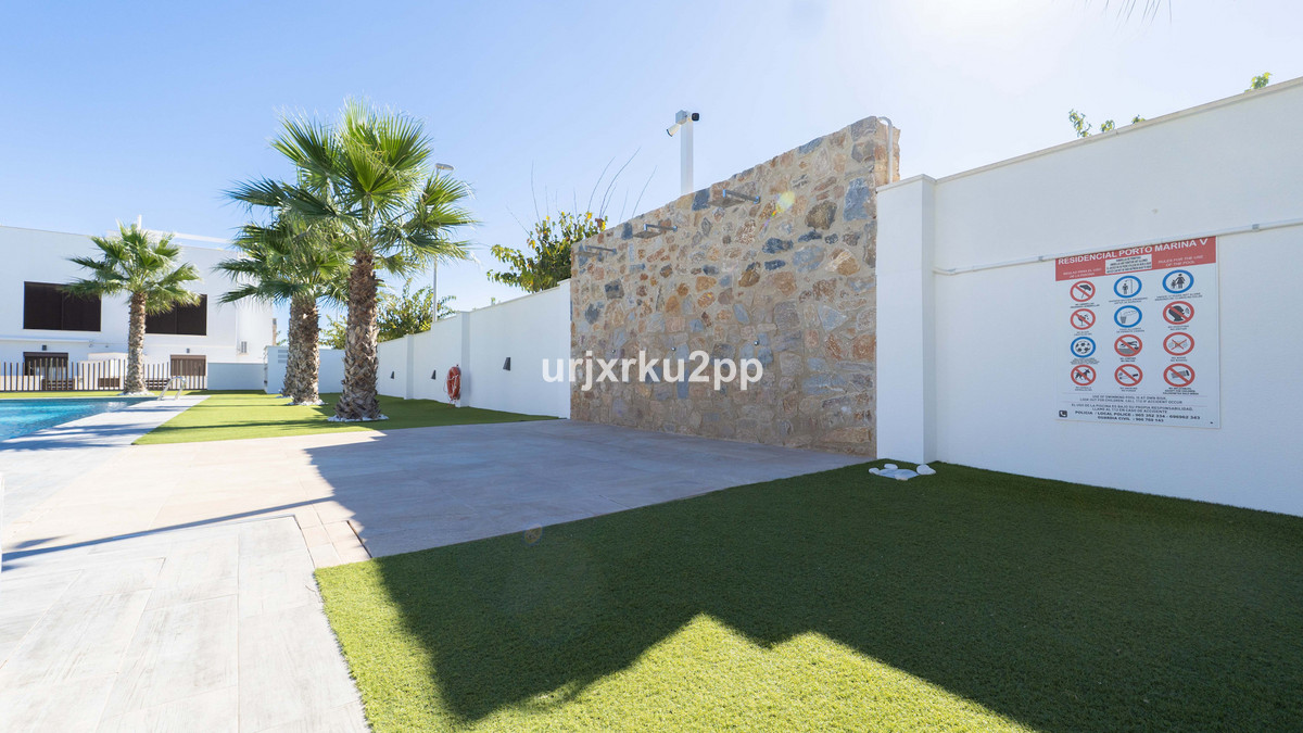 For sale - 3 Bedroom 2 Bathroom Apartment - Top Floor Apartment in Pilar de la Horadada - Torre de la Horadada  - Alicante