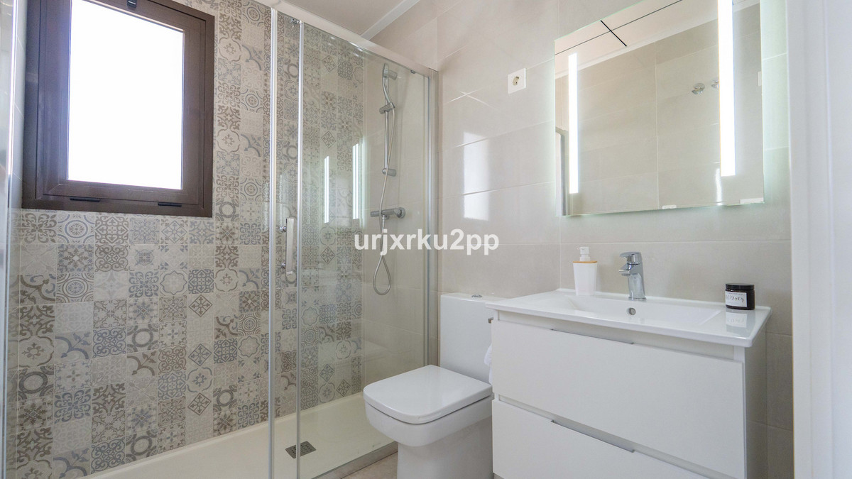 For sale - 3 Bedroom 2 Bathroom Apartment - Top Floor Apartment in Pilar de la Horadada - Torre de la Horadada  - Alicante