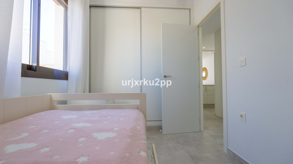 For sale - 3 Bedroom 2 Bathroom Apartment - Top Floor Apartment in Pilar de la Horadada - Torre de la Horadada  - Alicante