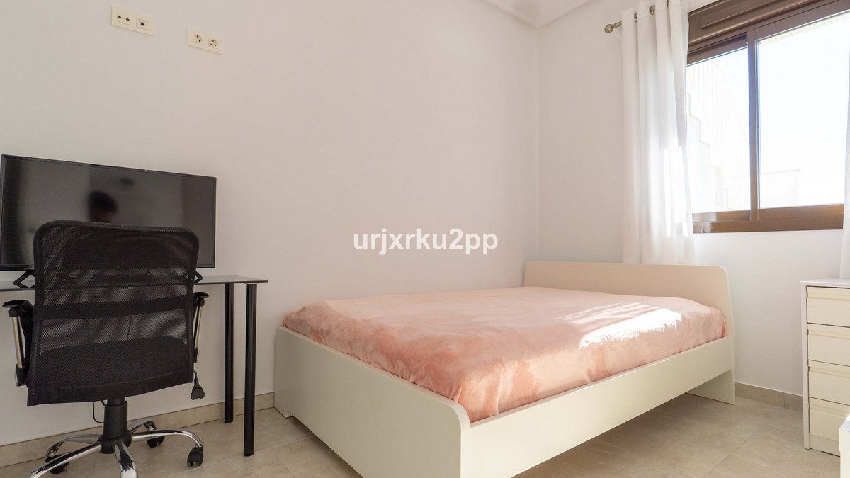 For sale - 3 Bedroom 2 Bathroom Apartment - Top Floor Apartment in Pilar de la Horadada - Torre de la Horadada  - Alicante