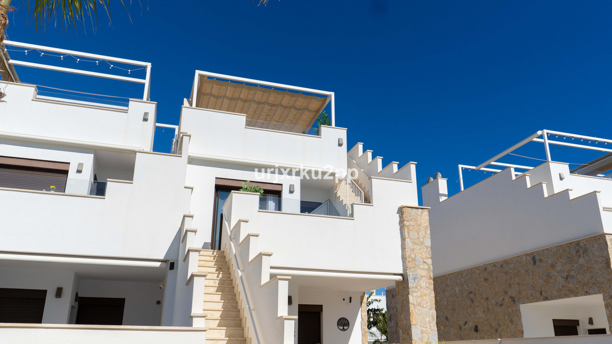 For sale - 3 Bedroom 2 Bathroom Apartment - Top Floor Apartment in Pilar de la Horadada - Torre de la Horadada  - Alicante