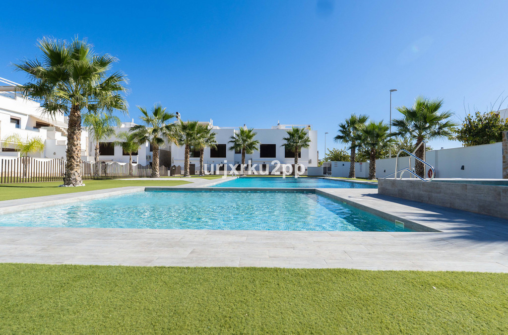 3 Bedroom 2 Bathroom Apartment - Top Floor Apartment in Pilar de la Horadada