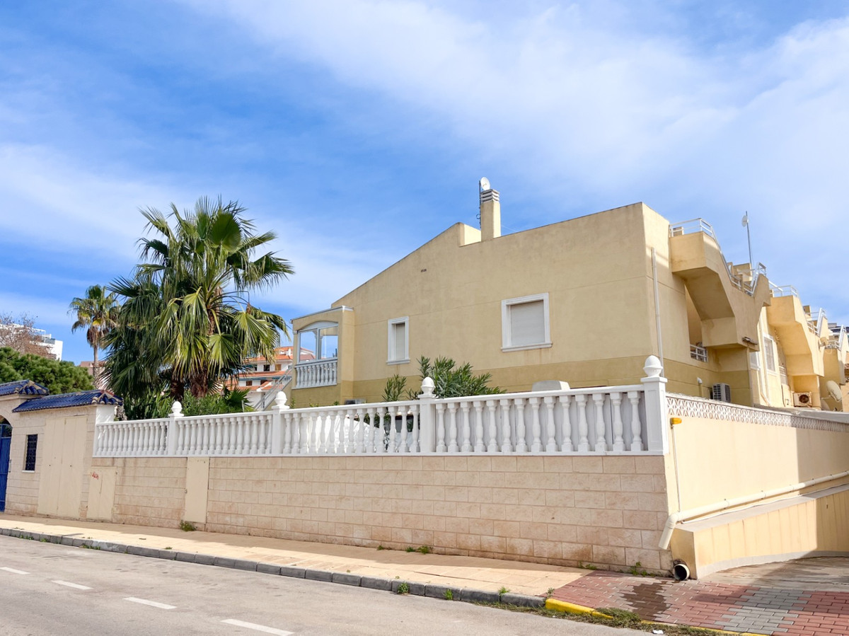 For sale - 2 Bedroom 1 Bathroom Ground Floor Apartment in La Mata - La Mata  - Alicante