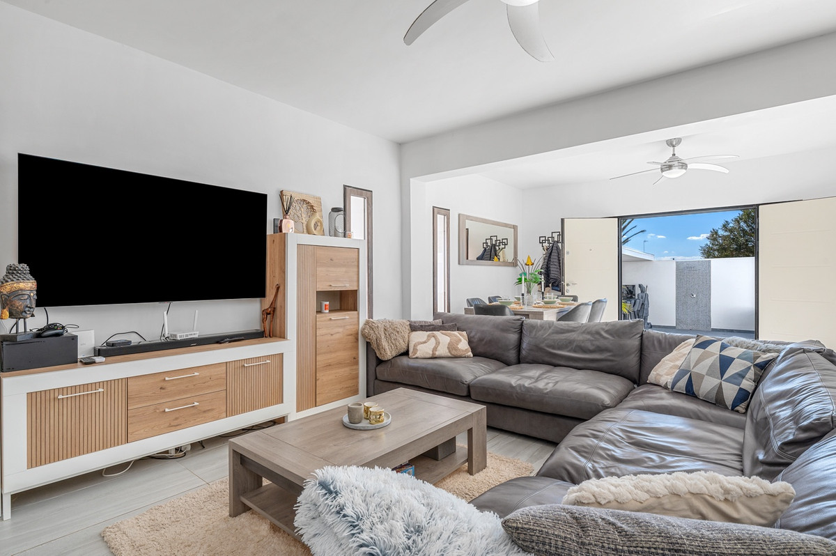 For sale - 5 Bedroom 3 Bathroom House - Detached Villa in Rojales - Ciudad Quesada  - Alicante