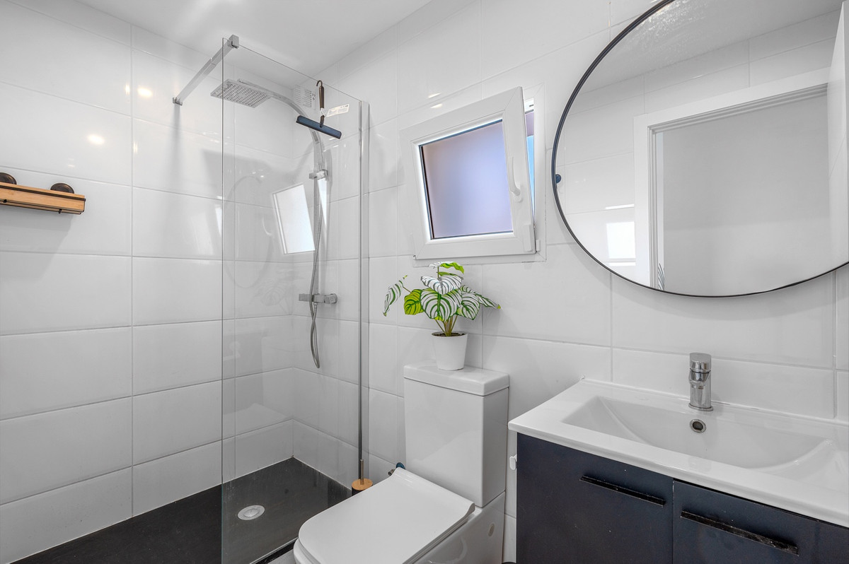 For sale - 5 Bedroom 3 Bathroom House - Detached Villa in Rojales - Ciudad Quesada  - Alicante