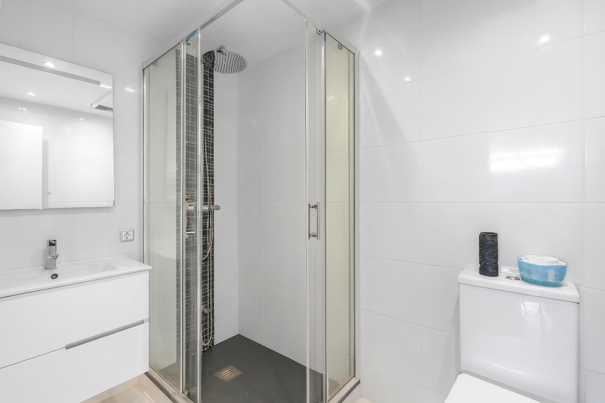 For sale - 5 Bedroom 3 Bathroom House - Detached Villa in Rojales - Ciudad Quesada  - Alicante