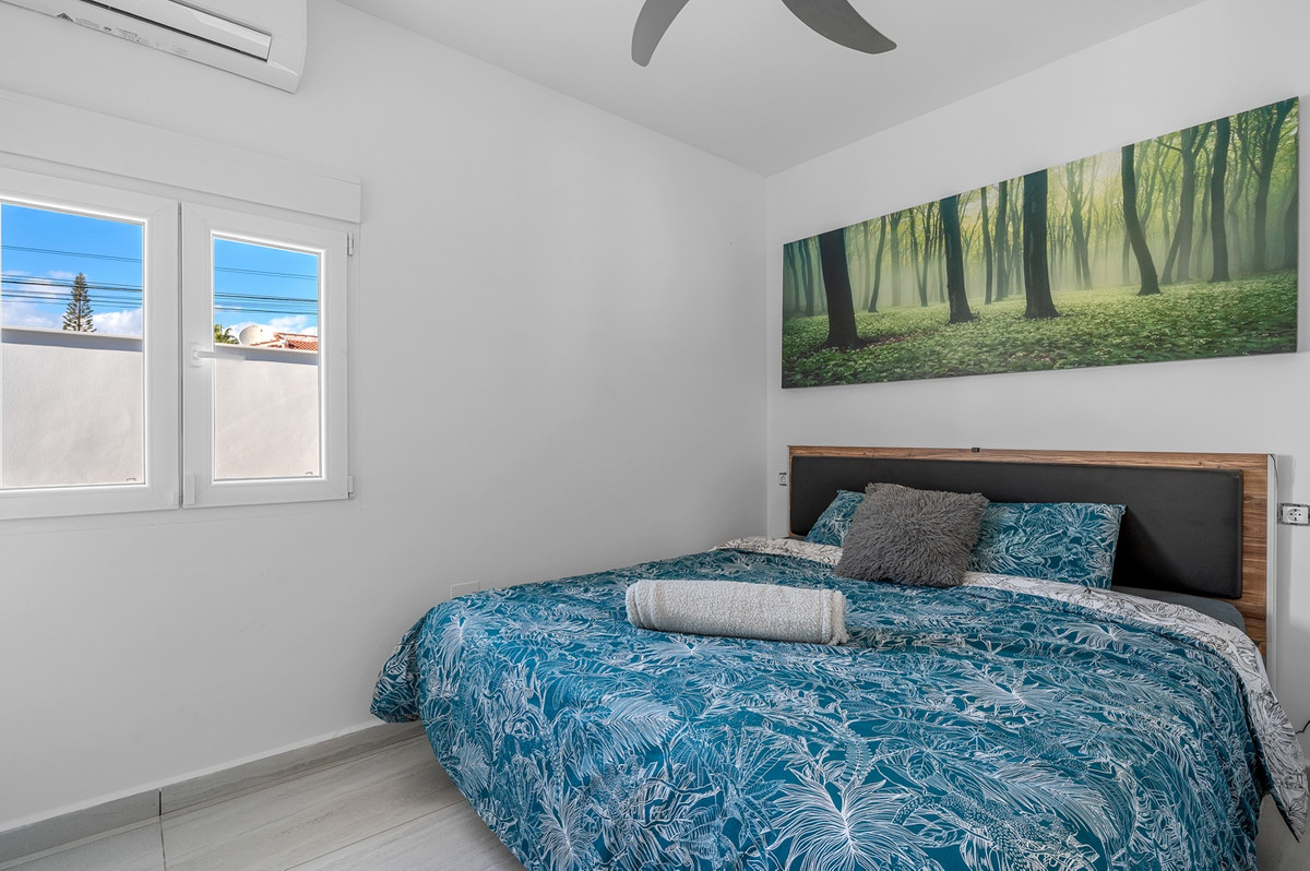 For sale - 5 Bedroom 3 Bathroom House - Detached Villa in Rojales - Ciudad Quesada  - Alicante