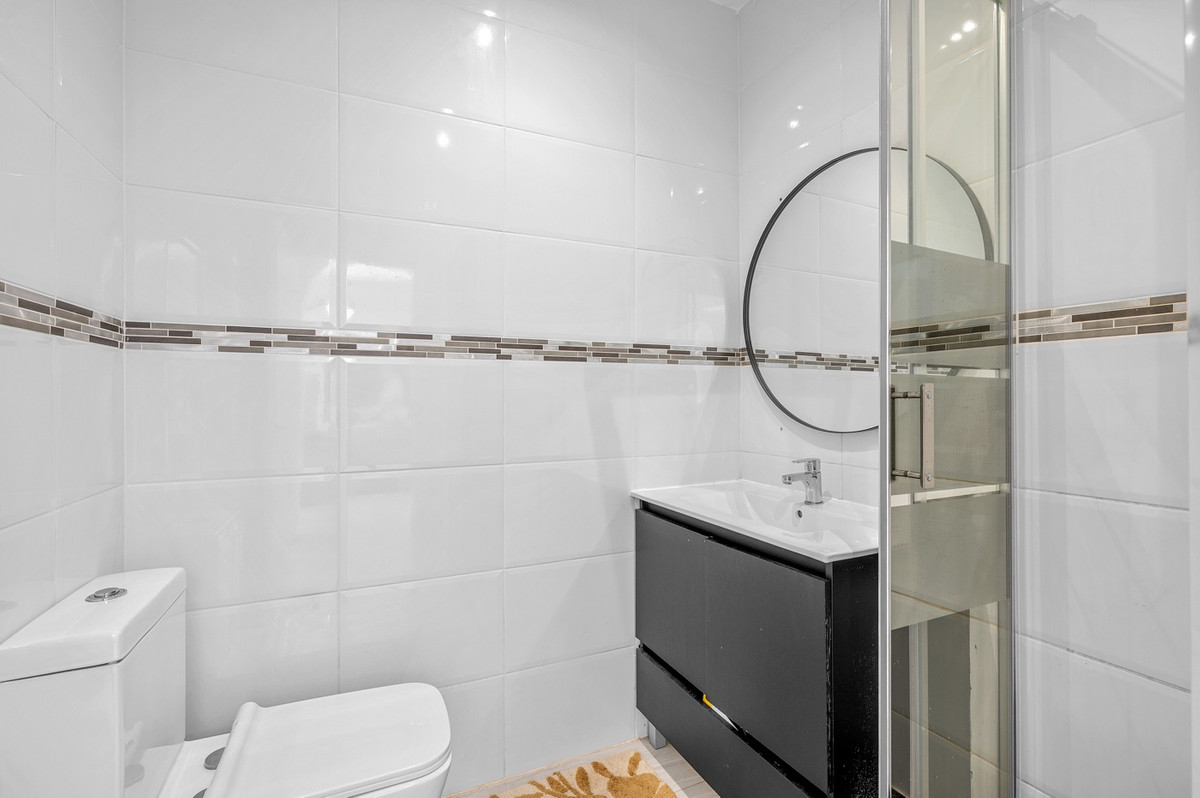 For sale - 5 Bedroom 3 Bathroom House - Detached Villa in Rojales - Ciudad Quesada  - Alicante