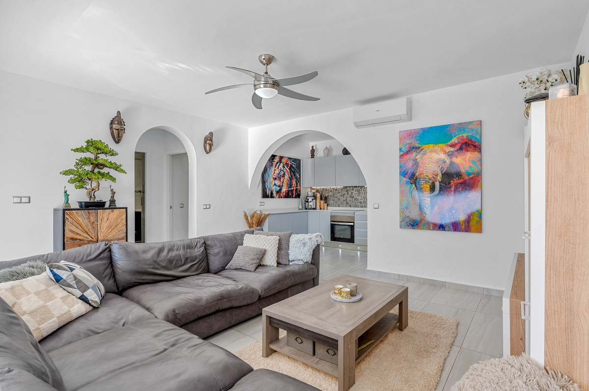 For sale - 5 Bedroom 3 Bathroom House - Detached Villa in Rojales - Ciudad Quesada  - Alicante