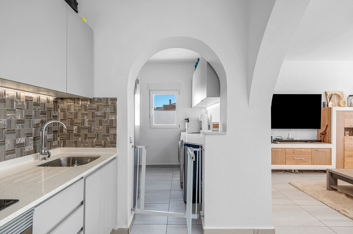 For sale - 5 Bedroom 3 Bathroom House - Detached Villa in Rojales - Ciudad Quesada  - Alicante