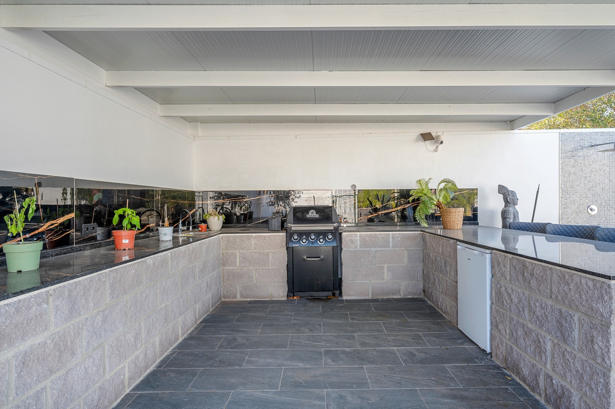 For sale - 5 Bedroom 3 Bathroom House - Detached Villa in Rojales - Ciudad Quesada  - Alicante