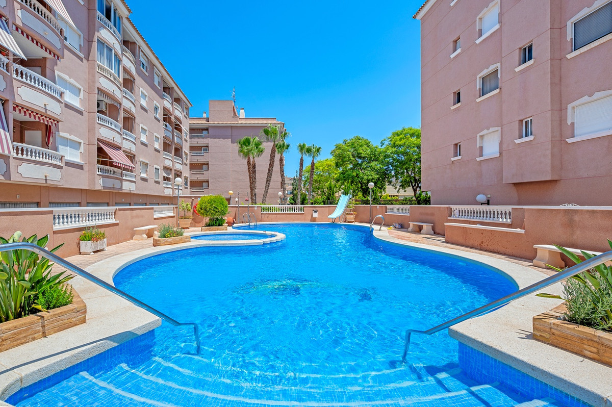 For sale - 2 Bedroom 1 Bathroom Apartment - Middle Floor Apartment in Santa Pola - Santa Pola Centro  - Alicante