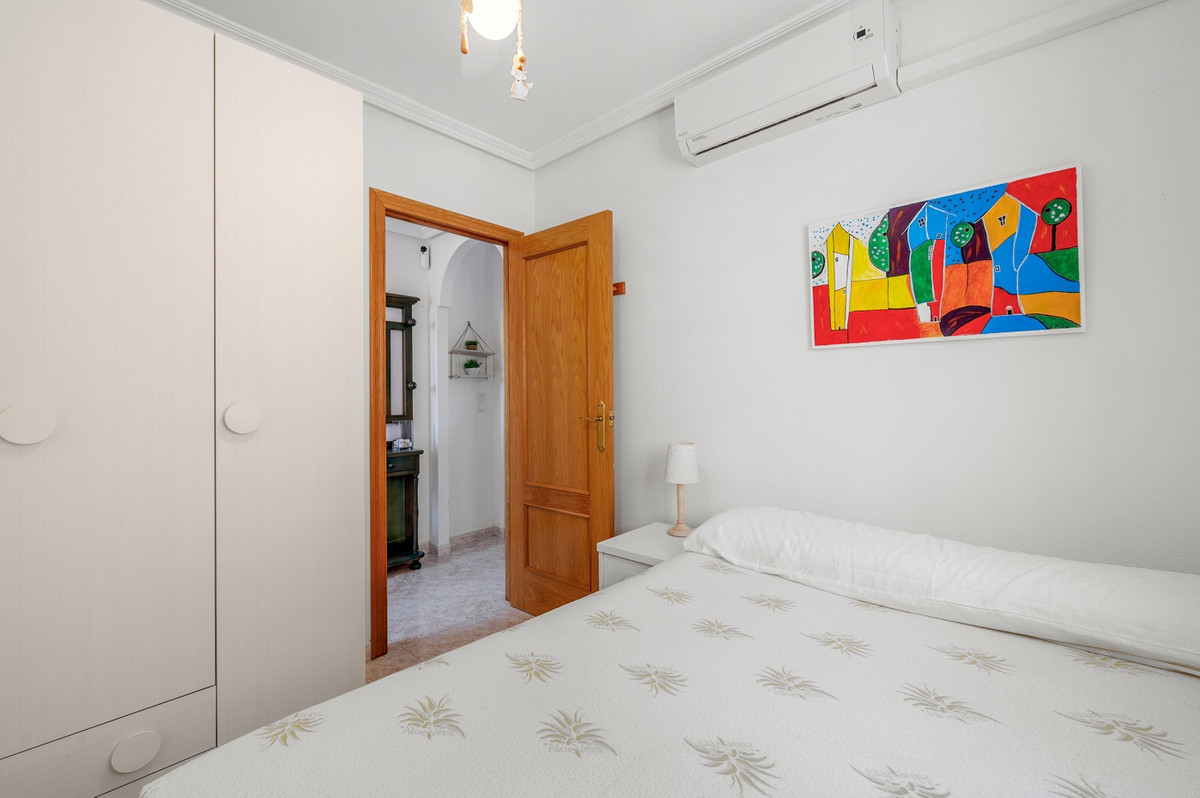 For sale - 2 Bedroom 1 Bathroom Apartment - Middle Floor Apartment in Santa Pola - Santa Pola Centro  - Alicante