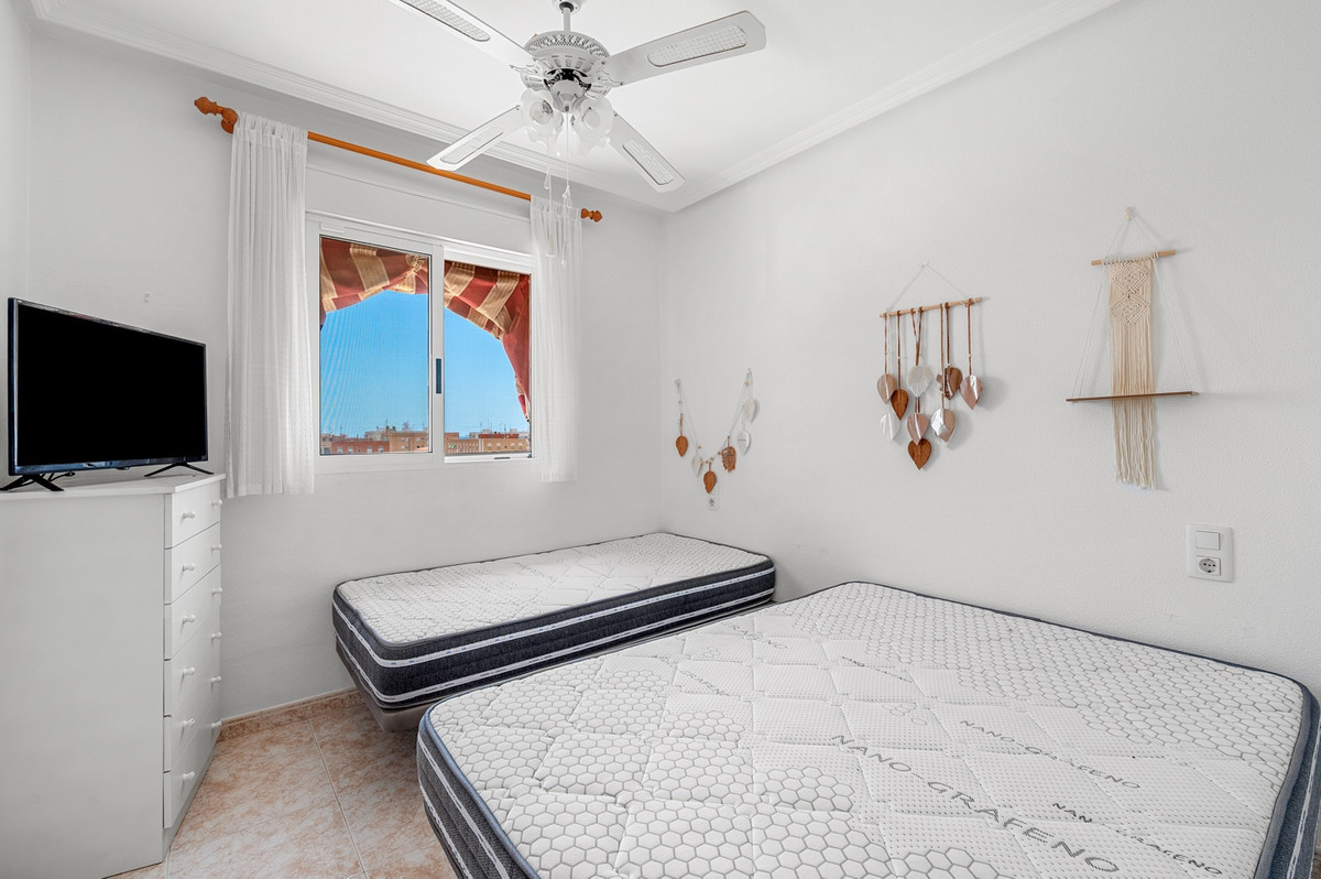 For sale - 2 Bedroom 1 Bathroom Apartment - Middle Floor Apartment in Santa Pola - Santa Pola Centro  - Alicante