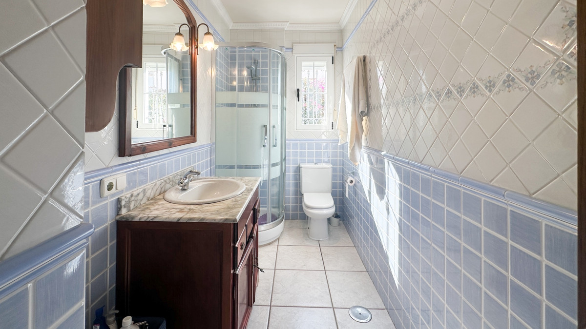 For sale - 6 Bedroom 5 Bathroom House - Detached Villa in Torrevieja - La Mata  - Alicante