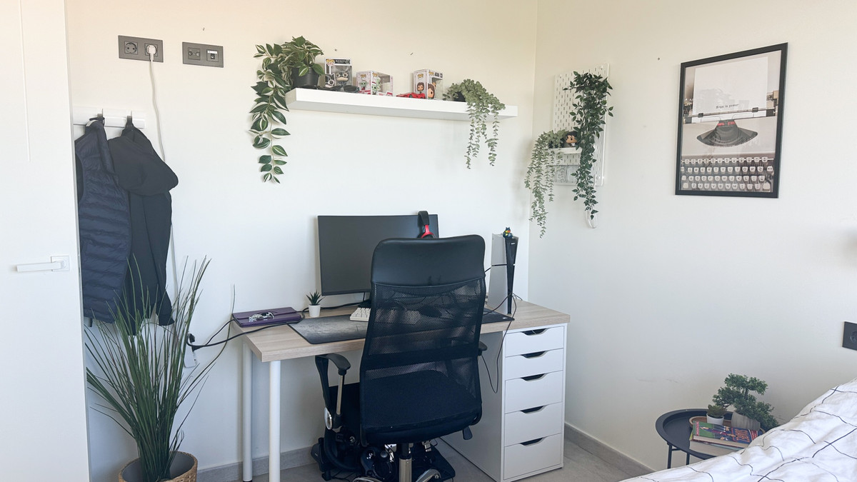 For sale - 3 Bedroom 2 Bathroom Apartment - Top Floor Apartment in Torrevieja - Torrevieja Centro  - Alicante