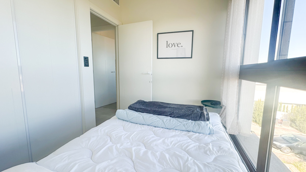 For sale - 3 Bedroom 2 Bathroom Apartment - Top Floor Apartment in Torrevieja - Torrevieja Centro  - Alicante