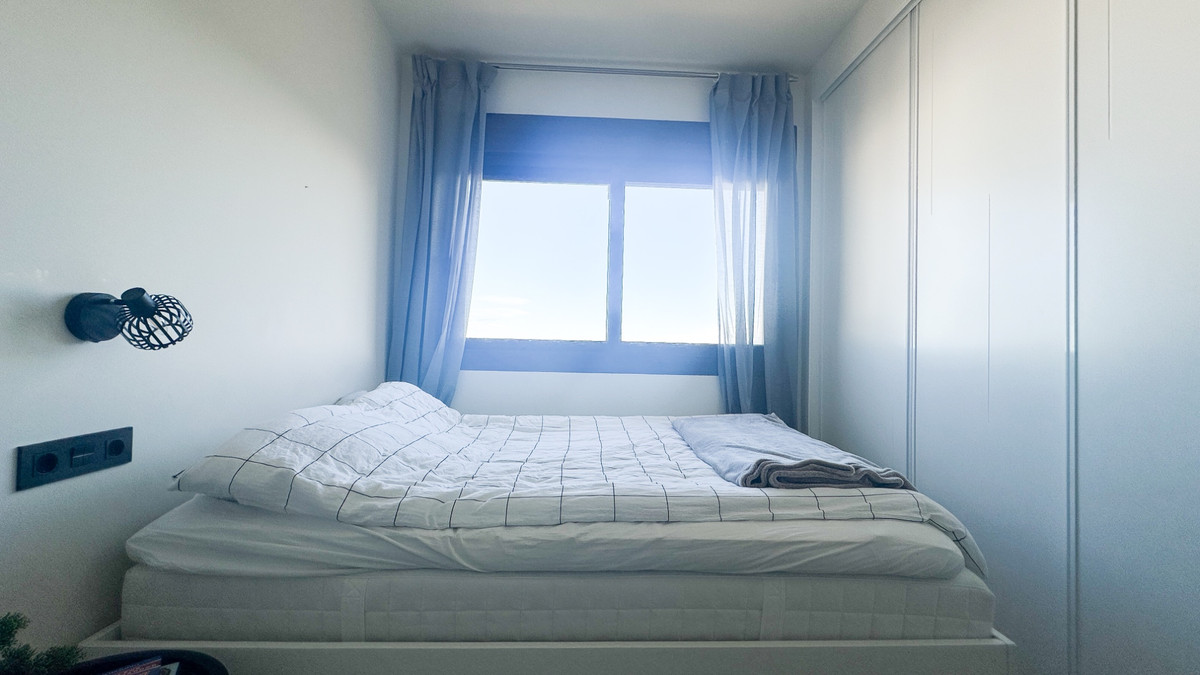 For sale - 3 Bedroom 2 Bathroom Apartment - Top Floor Apartment in Torrevieja - Torrevieja Centro  - Alicante