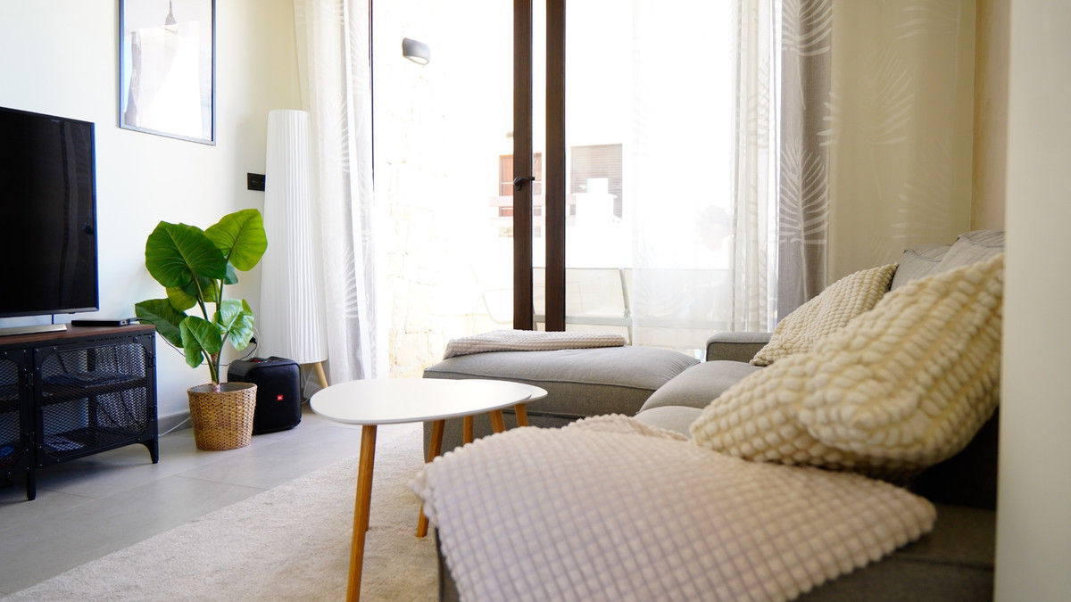 For sale - 3 Bedroom 2 Bathroom Apartment - Top Floor Apartment in Torrevieja - Torrevieja Centro  - Alicante