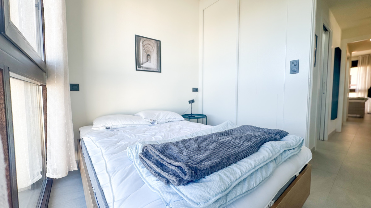 For sale - 3 Bedroom 2 Bathroom Apartment - Top Floor Apartment in Torrevieja - Torrevieja Centro  - Alicante