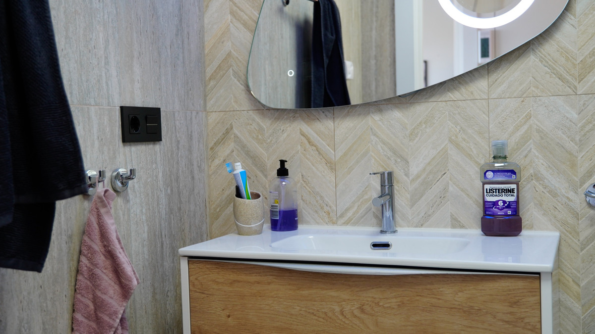 For sale - 3 Bedroom 2 Bathroom Apartment - Top Floor Apartment in Torrevieja - Torrevieja Centro  - Alicante