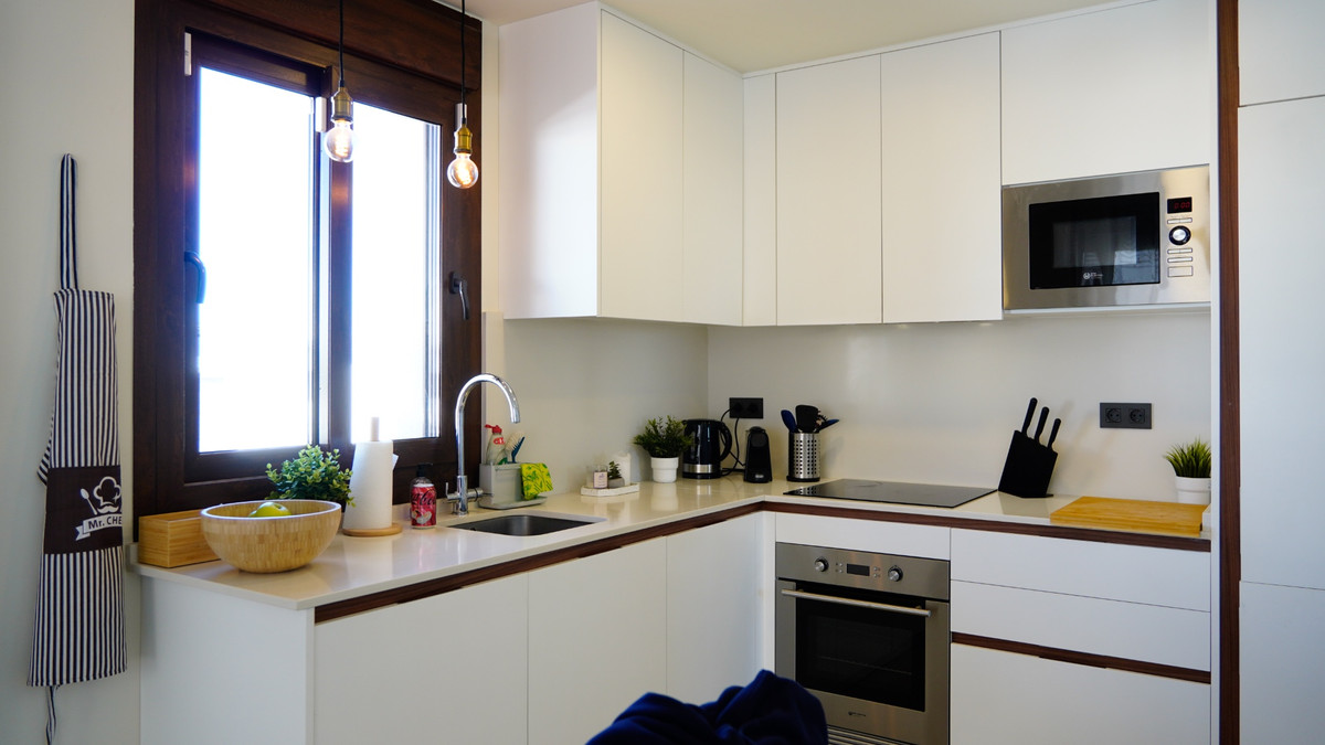 For sale - 3 Bedroom 2 Bathroom Apartment - Top Floor Apartment in Torrevieja - Torrevieja Centro  - Alicante