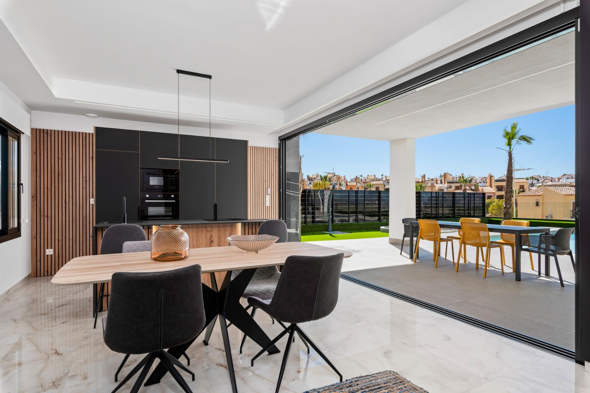 For sale - 3 Bedroom 2 Bathroom Villa in Algorfa - La Finca Golf  - Alicante