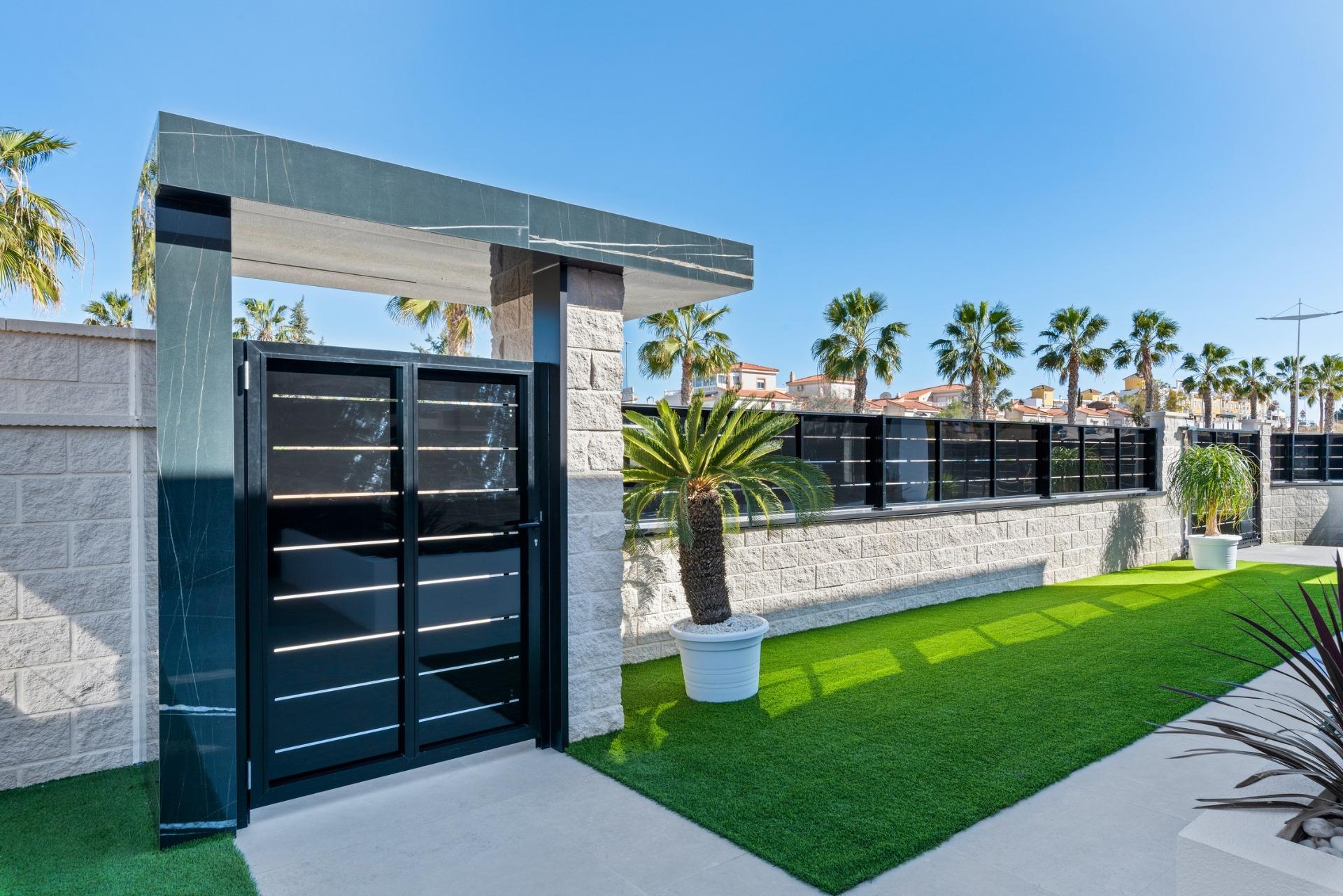 For sale - 3 Bedroom 2 Bathroom Villa in Algorfa - La Finca Golf  - Alicante