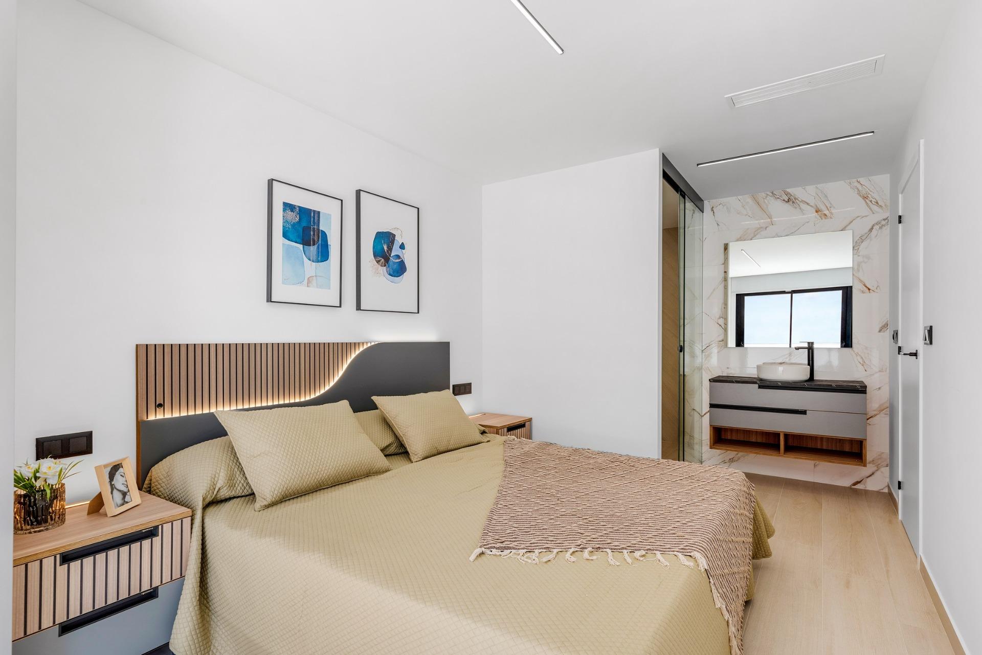 For sale - 2 Bedroom 2 Bathroom Penthouse in Guardamar del Segura - El Raso  - Alicante