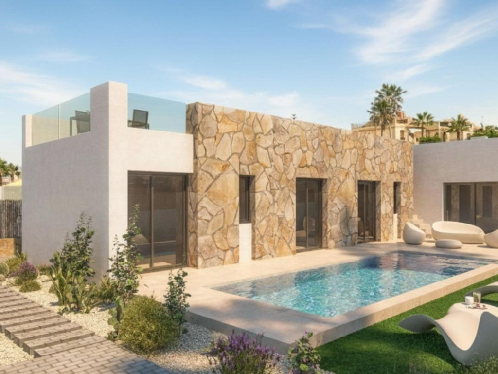 3 Bedroom 2 Bathroom Villa in Algorfa