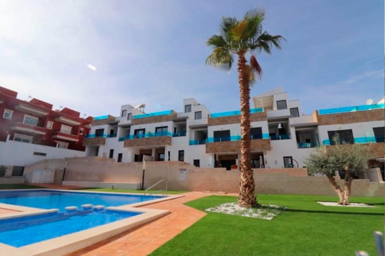 For sale - 3 Bedroom 2 Bathroom Town House in Bigastro - pueblo  - Alicante