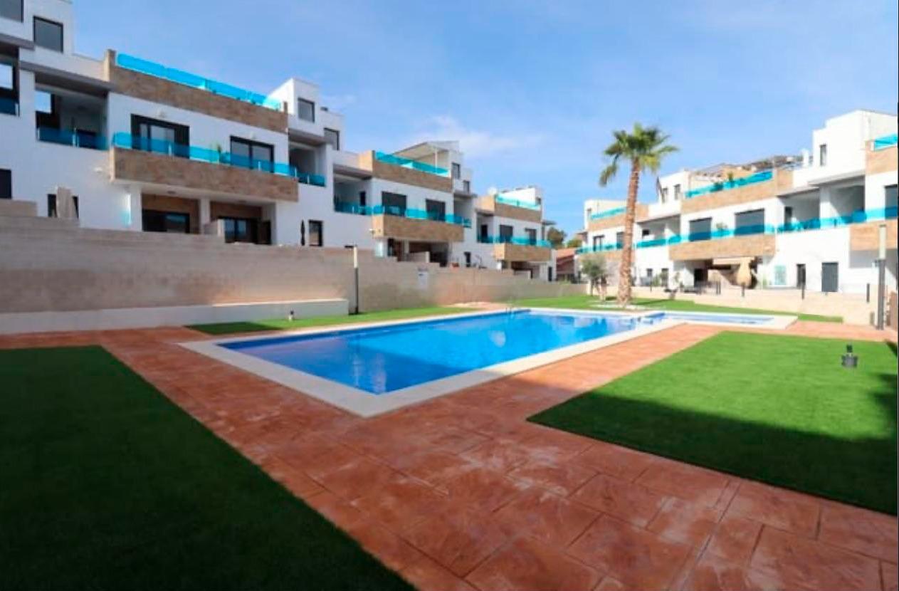 For sale - 3 Bedroom 2 Bathroom Town House in Bigastro - pueblo  - Alicante