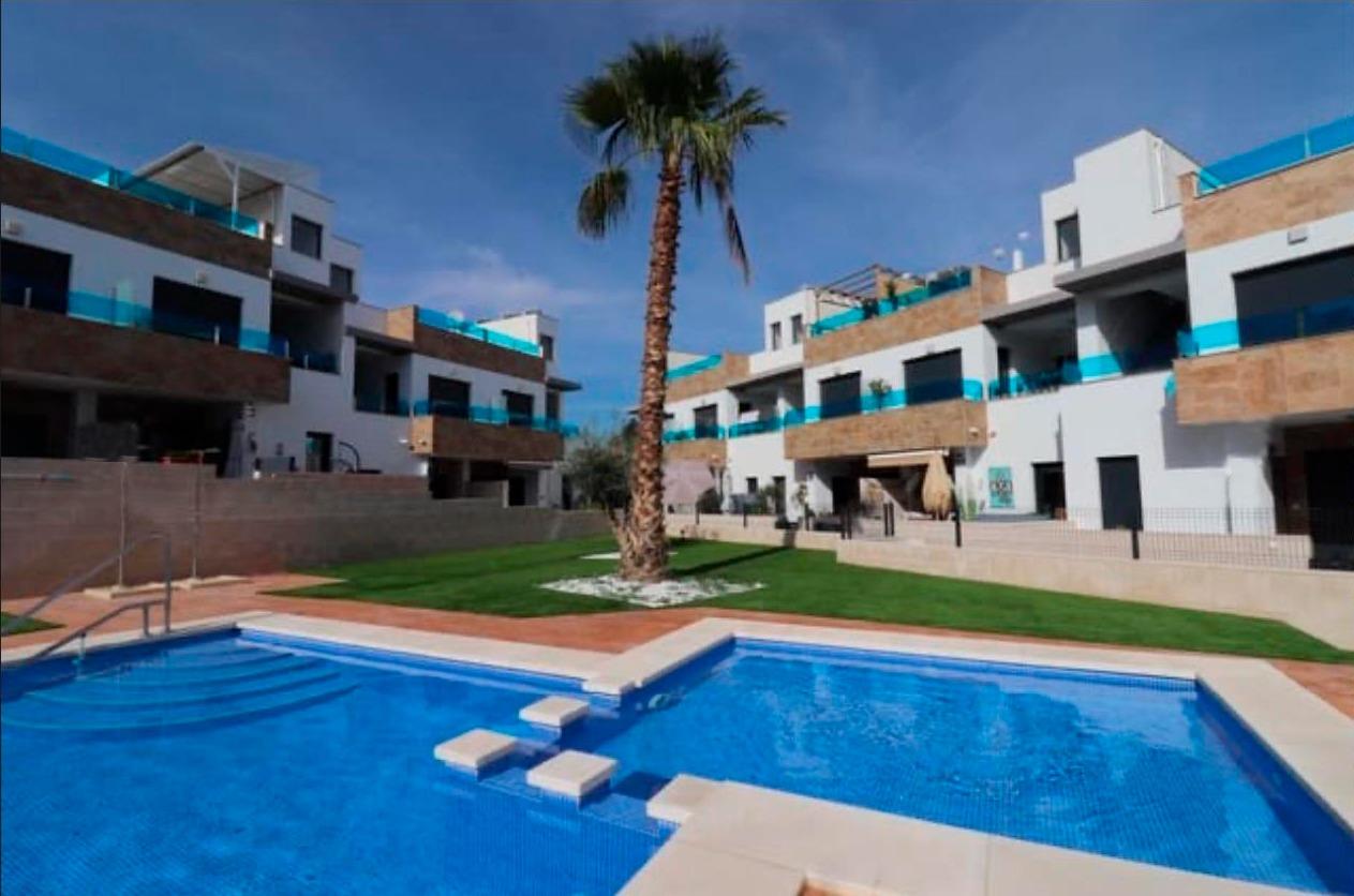 For sale - 3 Bedroom 2 Bathroom Town House in Bigastro - pueblo  - Alicante