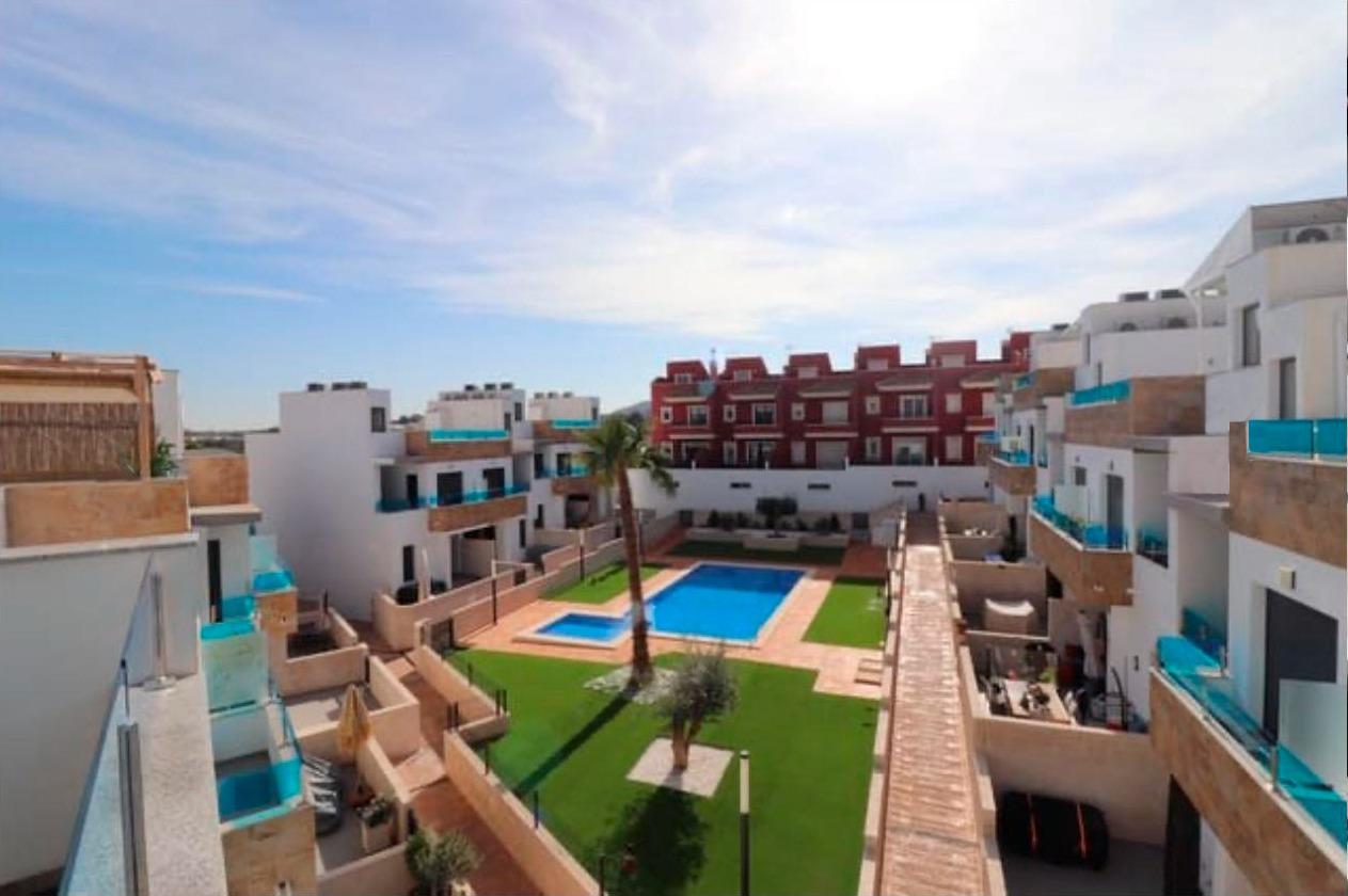 For sale - 3 Bedroom 2 Bathroom Town House in Bigastro - pueblo  - Alicante