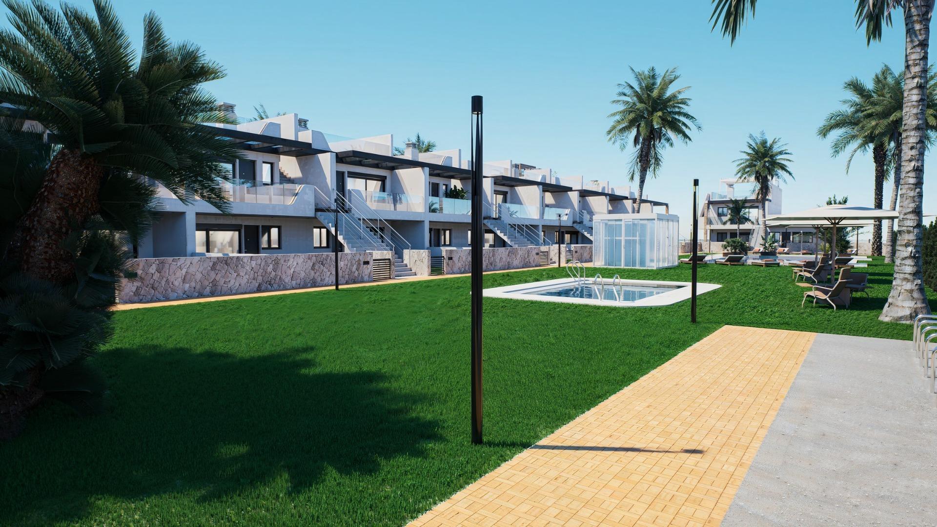 For sale - 2 Bedroom 2 Bathroom Bungalow in Pilar de La Horadada - pueblo  - Alicante