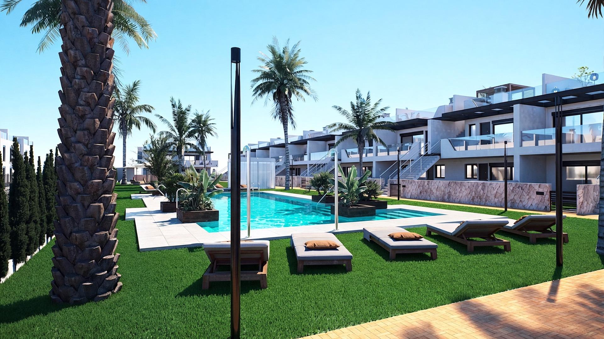 For sale - 2 Bedroom 2 Bathroom Bungalow in Pilar de La Horadada - pueblo  - Alicante