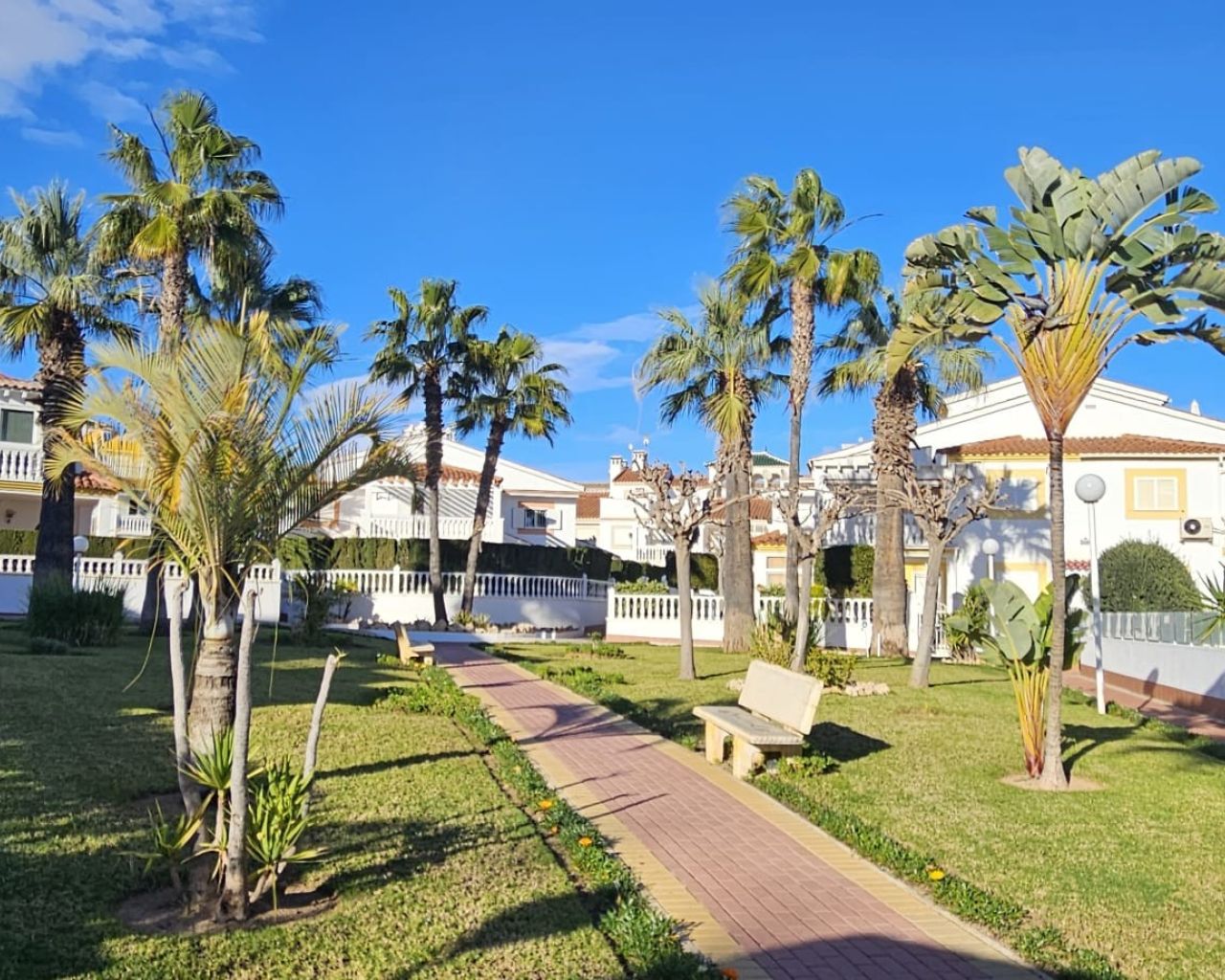 For sale - 3 Bedroom 2 Bathroom Apartment in Orihuela Costa - Playa Flamenca  - Alicante