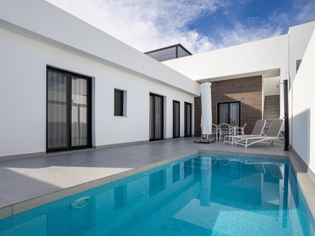 3 Bedroom 2 Bathroom Detached Villa in Roldan