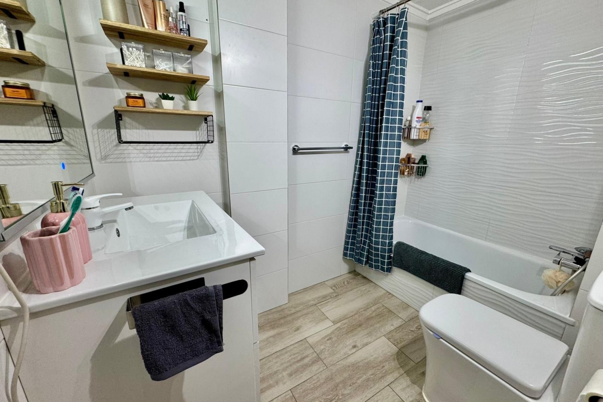 For sale - 3 Bedroom 2 Bathroom Apartment in Almoradí - Almoradí  - Alicante