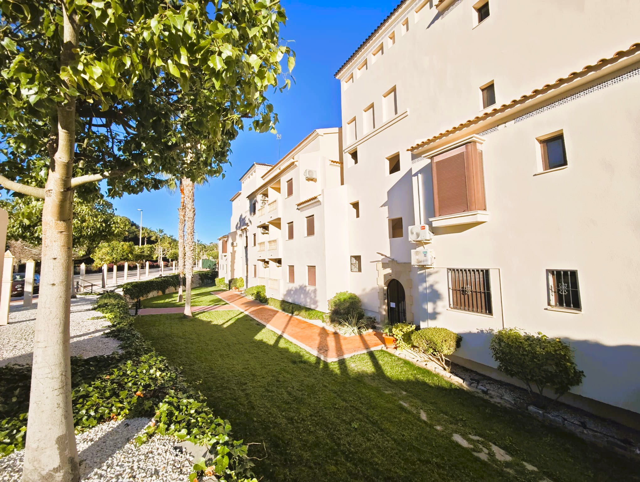 For sale - 3 Bedroom 2 Bathroom Apartment in Villamartin - Las Ramblas - Alicante
