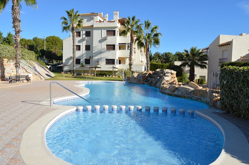 For sale - 3 Bedroom 2 Bathroom Apartment in Villamartin - Las Ramblas - Alicante