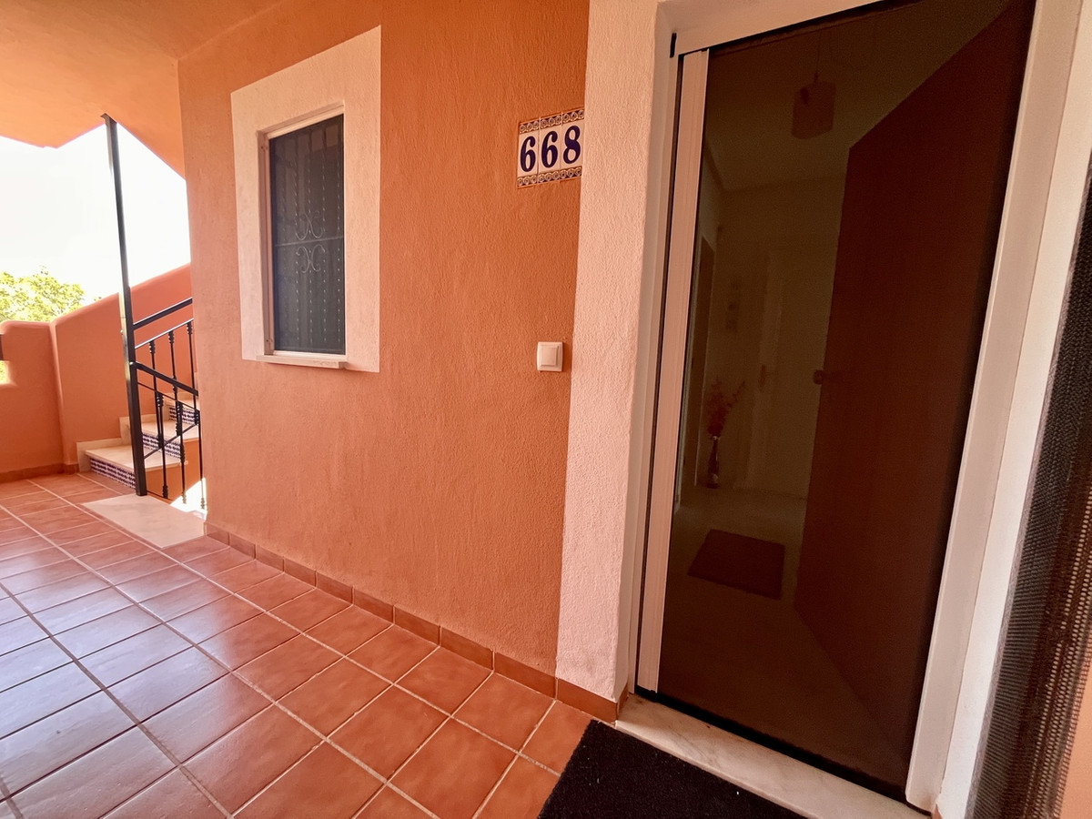 For sale - 2 Bedroom 2 Bathroom Apartment - Middle Floor Apartment in Orihuela - Villamartin  - Alicante