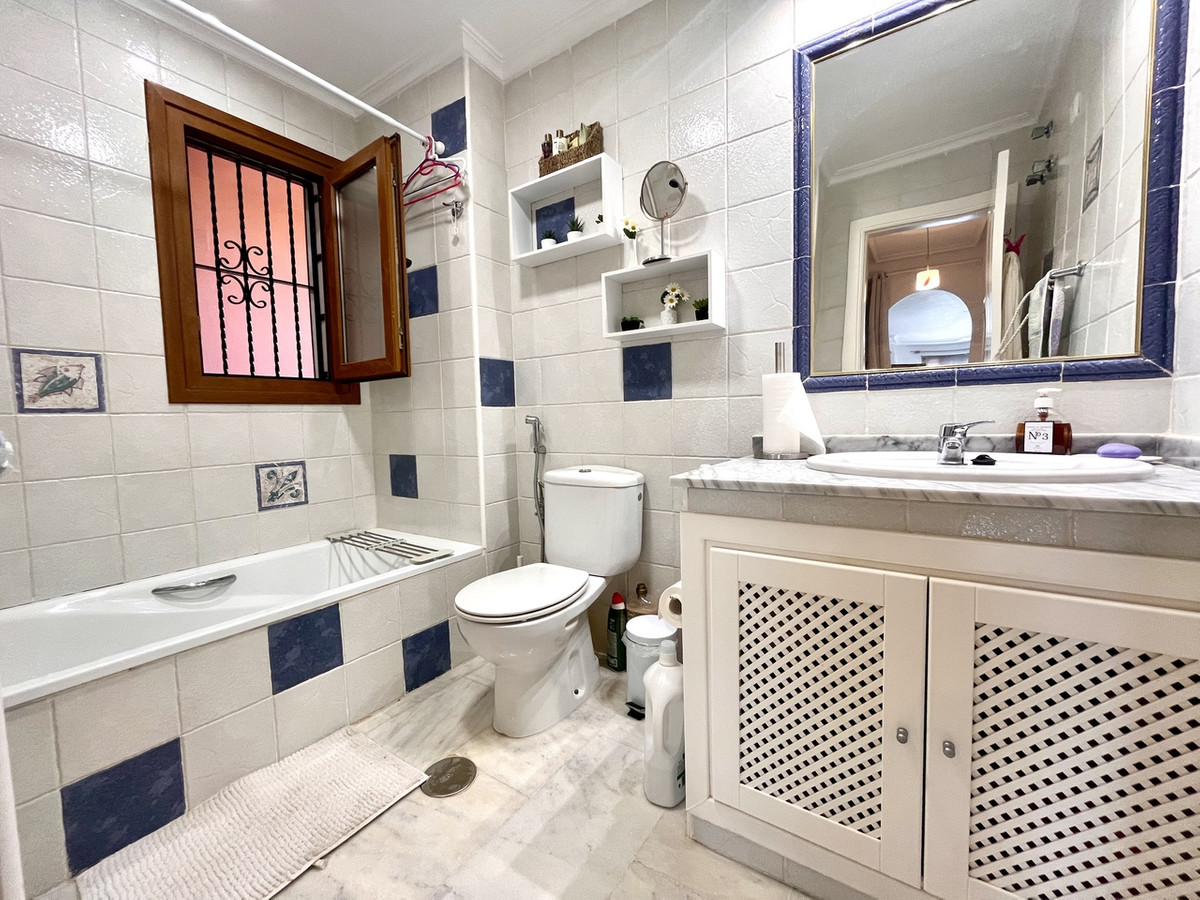 For sale - 2 Bedroom 2 Bathroom Apartment - Middle Floor Apartment in Orihuela - Villamartin  - Alicante