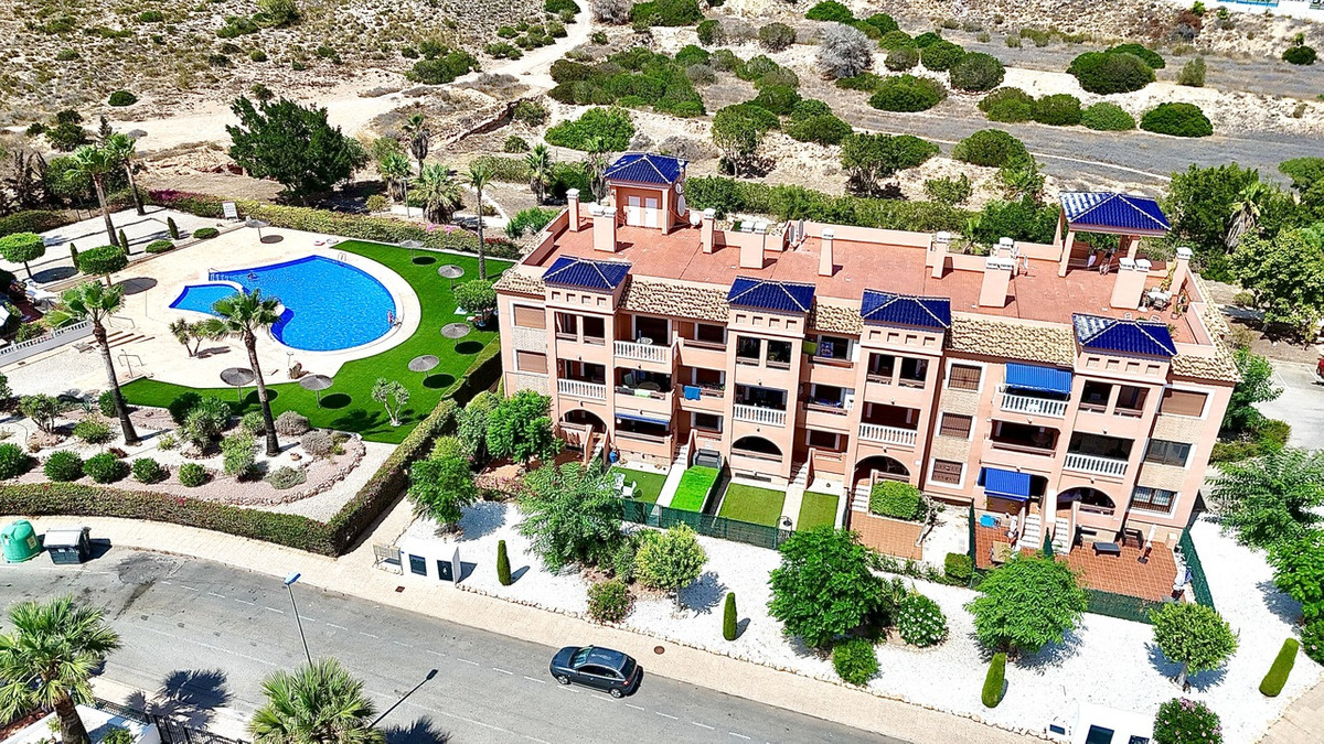 For sale - 2 Bedroom 2 Bathroom Apartment - Middle Floor Apartment in Orihuela - Villamartin  - Alicante