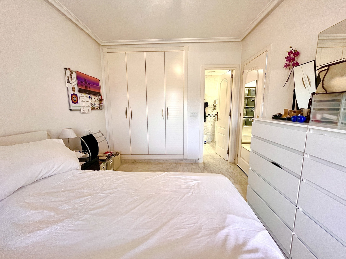 For sale - 2 Bedroom 2 Bathroom Apartment - Middle Floor Apartment in Orihuela - Villamartin  - Alicante