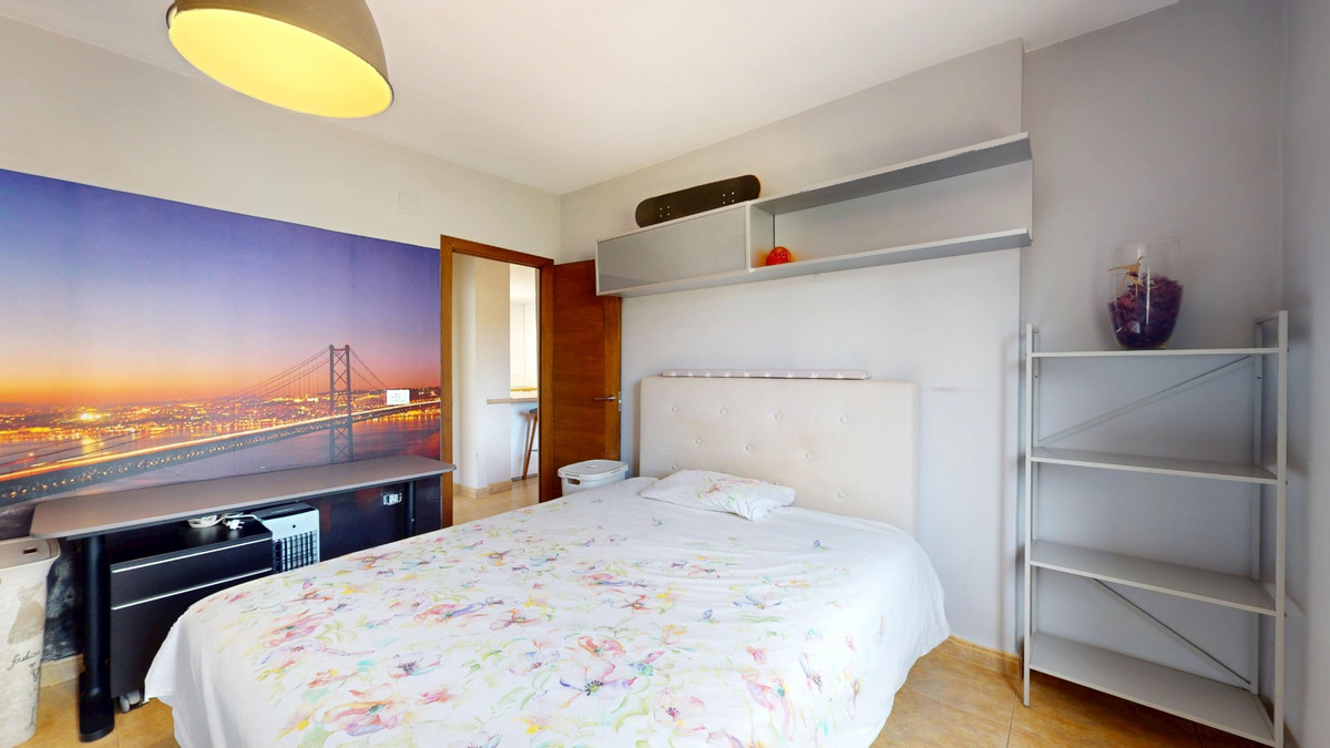 For sale - 5 Bedroom 3 Bathroom House - Detached Villa in Orihuela - La Zenia  - Alicante