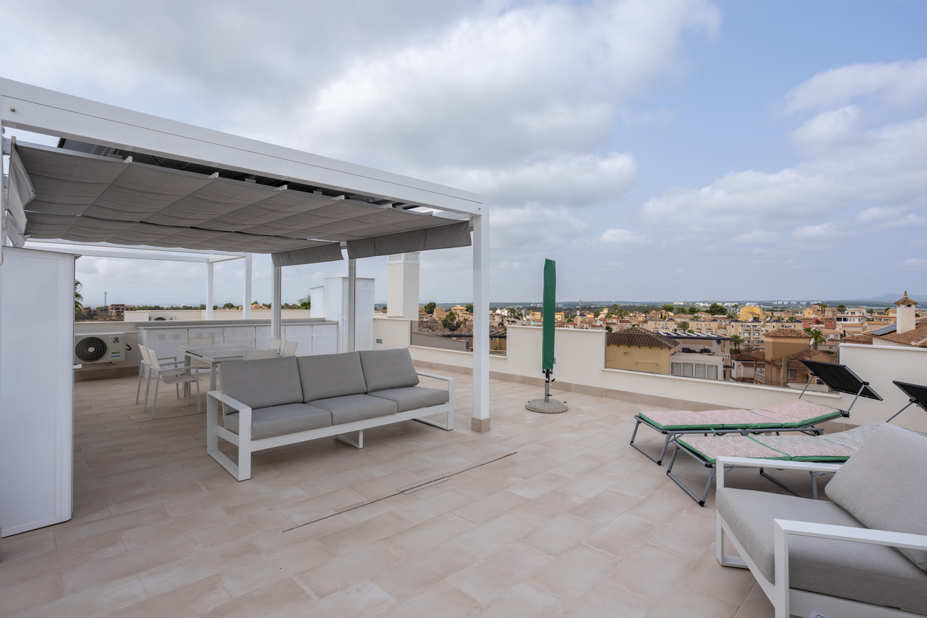 For sale - 2 Bedroom 2 Bathroom Penthouse Penthouse in Villamartin - Costa Blanca  - Alicante