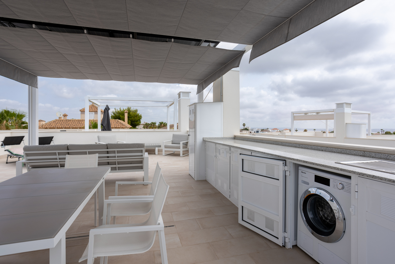 For sale - 2 Bedroom 2 Bathroom Penthouse Penthouse in Villamartin - Costa Blanca  - Alicante