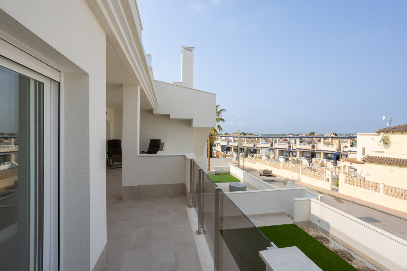 For sale - 2 Bedroom 2 Bathroom Penthouse Penthouse in Villamartin - Costa Blanca  - Alicante