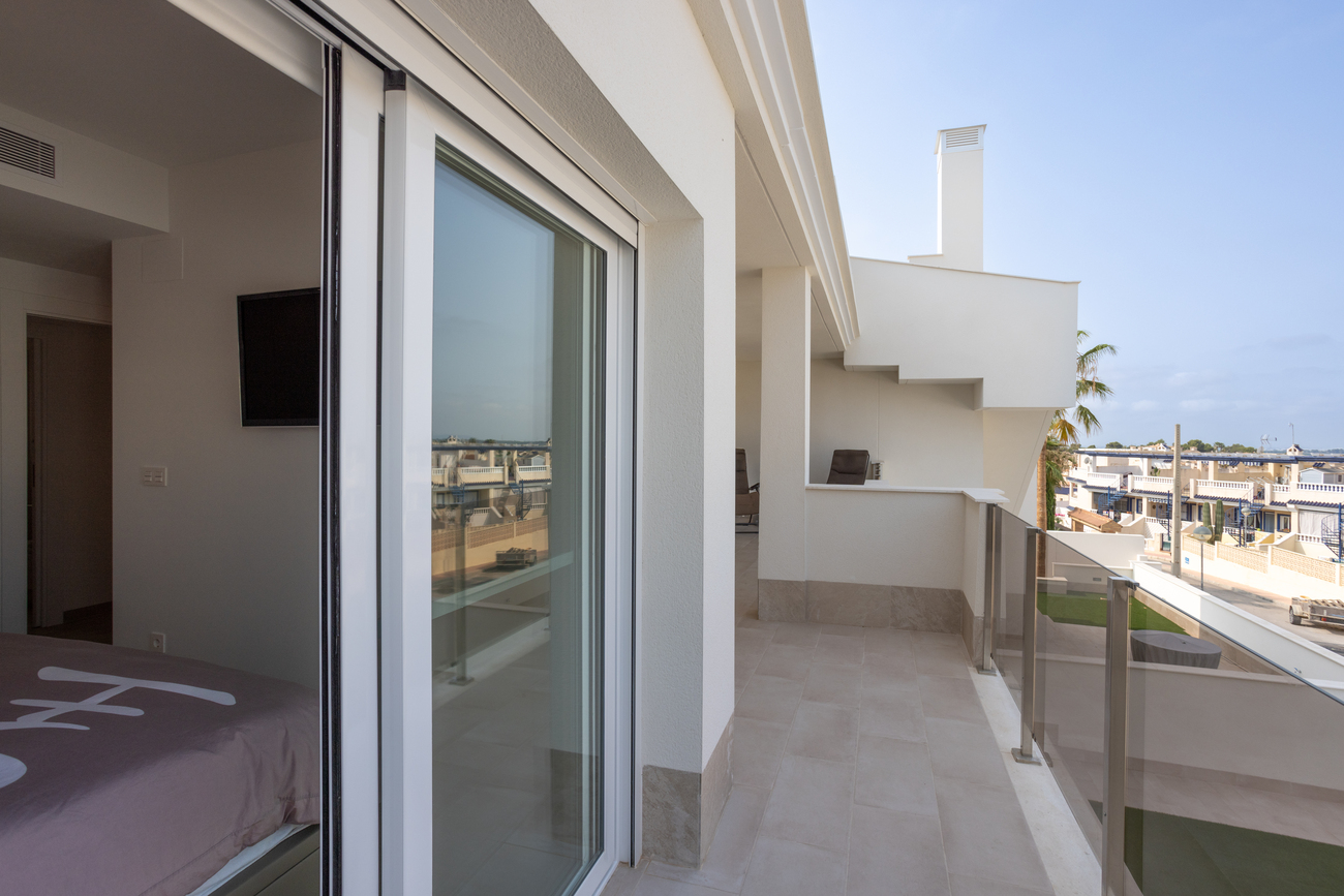 For sale - 2 Bedroom 2 Bathroom Penthouse Penthouse in Villamartin - Costa Blanca  - Alicante